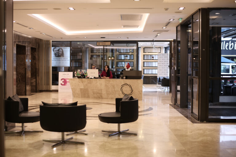 Altunizade Lobby